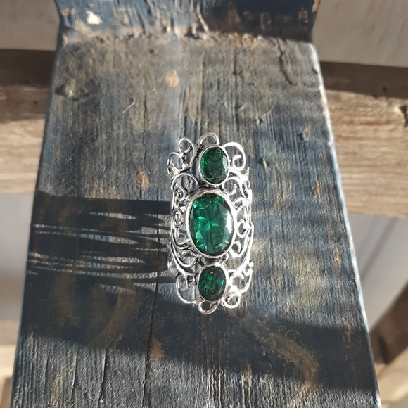 New Green Quartz Silver Statement Ring. - Picture 4 of 8